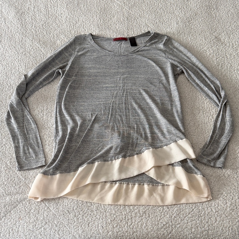 BKE Red Y2K Long Sleeve Top in Gray and Cream Small